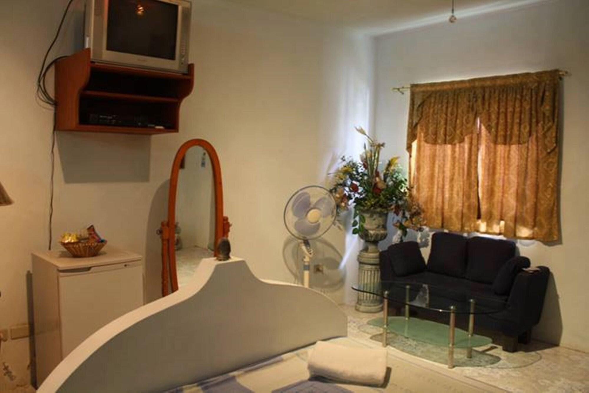 Kokomos Beach Resort Olongapo Exterior photo